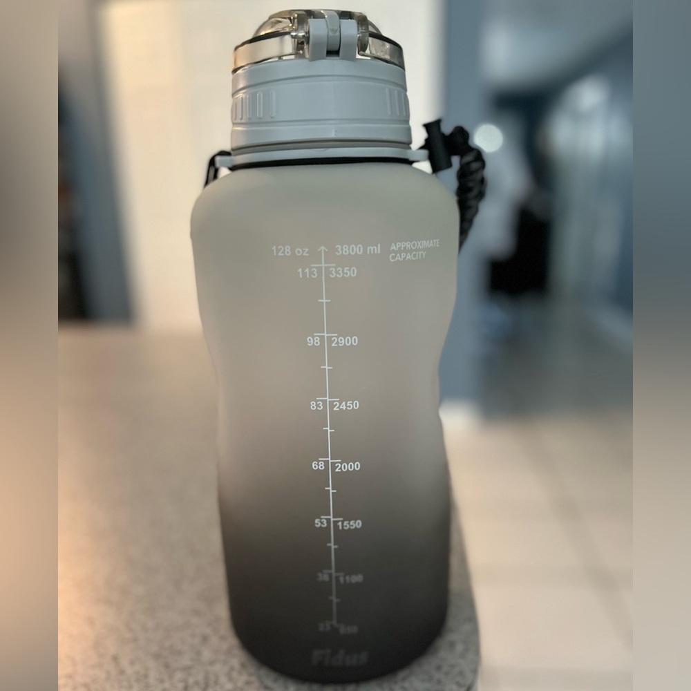 Fidus motivational water bottle 128oz brand new - Picture 2 of 5